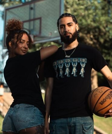 RSUME Court Energy Black Tee